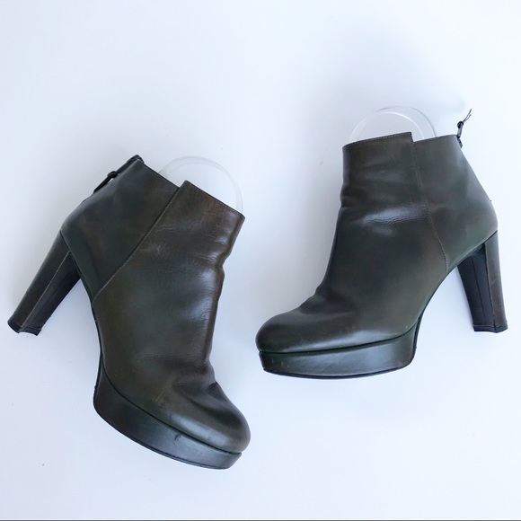 delphine bootie stuart weitzman